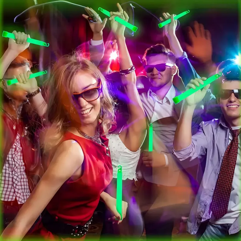 Green Chemiluminescent Glow-in-the-Dark Stick for Camping And Party - Long-Lasting Self-Luminous Stick - Image 3